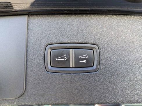 Used 2023 Porsche Cayenne AWD/4WD image 13