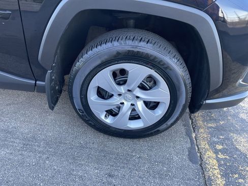 Used 2024 Toyota RAV4 LE AWD/4WD image 11