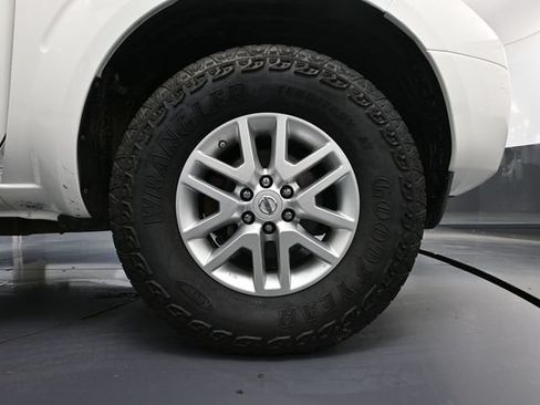 Used 2014 Nissan Frontier SV AWD/4WD image 14