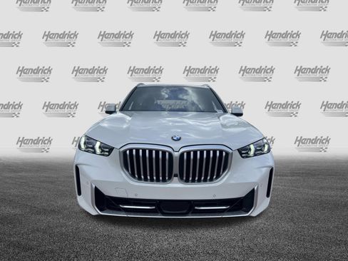 Used 2025 BMW X5 xDrive40i AWD/4WD image 3