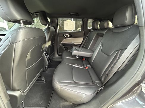 Certified 2024 Jeep Compass Limited AWD/4WD image 38
