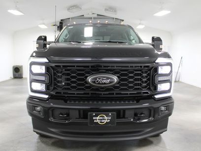 New 2026 Ford F250 Lariat w/ Black Appearance Package