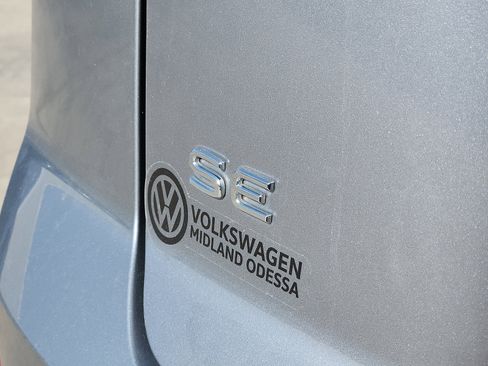 Certified 2025 Volkswagen Atlas Cross Sport SE FWD image 10