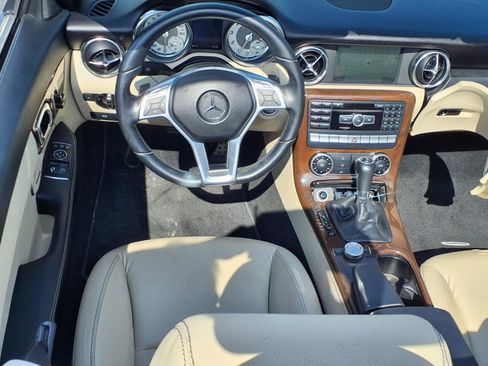 Used 2014 Mercedes-Benz SLK 250 image 13