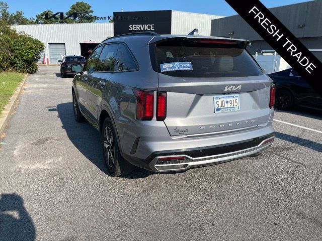 Certified 2022 Kia Sorento S w/ Panoramic Sunroof Package FWD image 3
