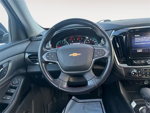 Used 2021 Chevrolet Traverse LT image 12