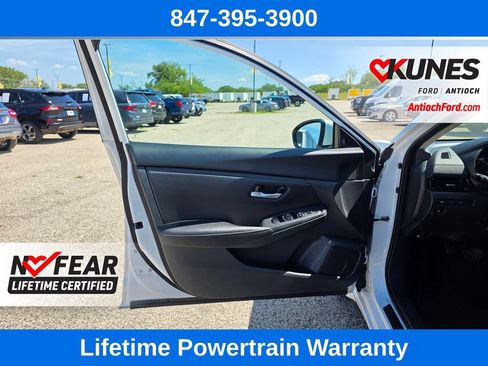 Used 2024 Nissan Sentra SV FWD image 13