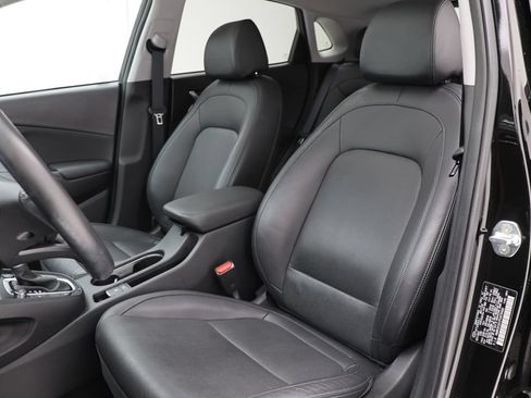 Used 2023 Hyundai Kona Limited AWD/4WD image 16