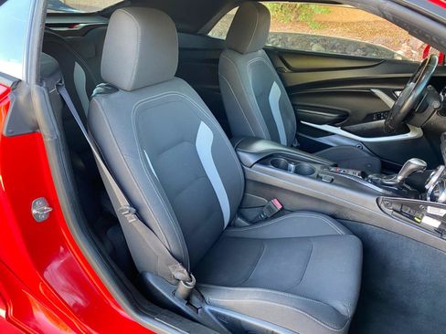 Used 2019 Chevrolet Camaro LT RWD image 42