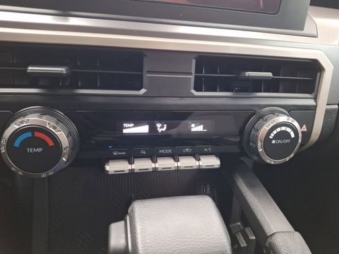 Used 2025 Toyota Tacoma SR5 image 27