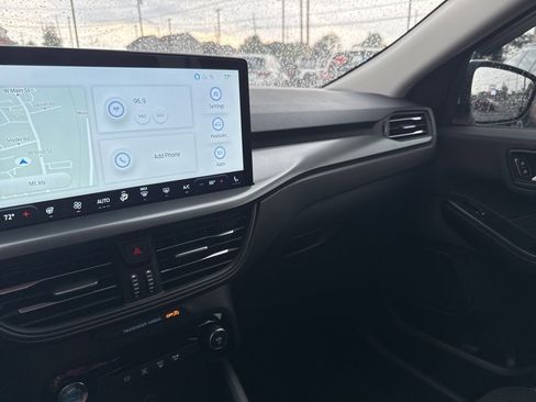 Used 2025 Ford Escape SE image 33