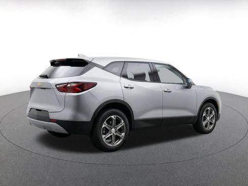 Used 2026 Chevrolet Blazer LT FWD image 8