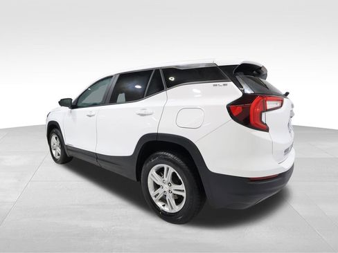 Certified 2024 GMC Terrain SLE image 2