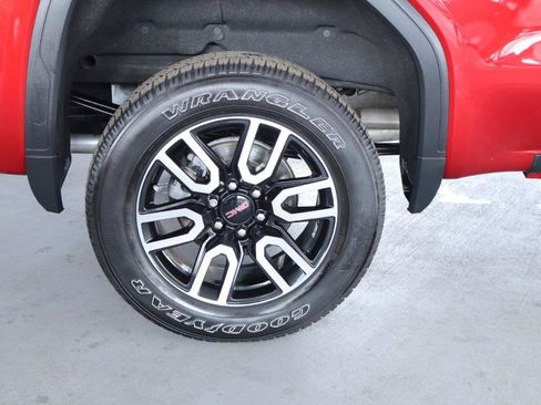 Used 2021 GMC Sierra 1500 AT4 w/ Technology Package AWD/4WD image 5
