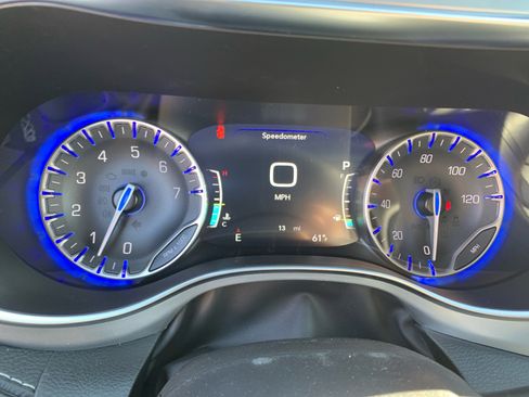 New 2026 Chrysler Pacifica Limited w/ Uconnect Theater Family Group image 16