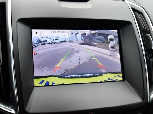 Used 2019 Ford Edge Titanium w/ Cold Weather Package image 26