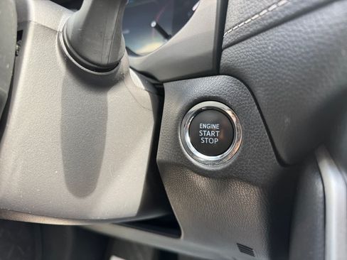 Used 2025 Toyota RAV4 XLE AWD/4WD image 5