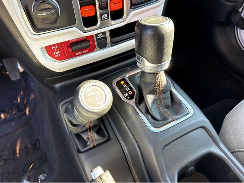 Certified 2023 Jeep Gladiator Mojave w/ Cold Weather Group image 23