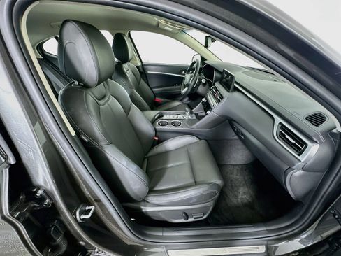 Used 2026 Genesis G70 2.5T RWD image 32