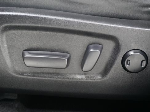 Used 2016 Toyota Highlander Limited FWD image 15