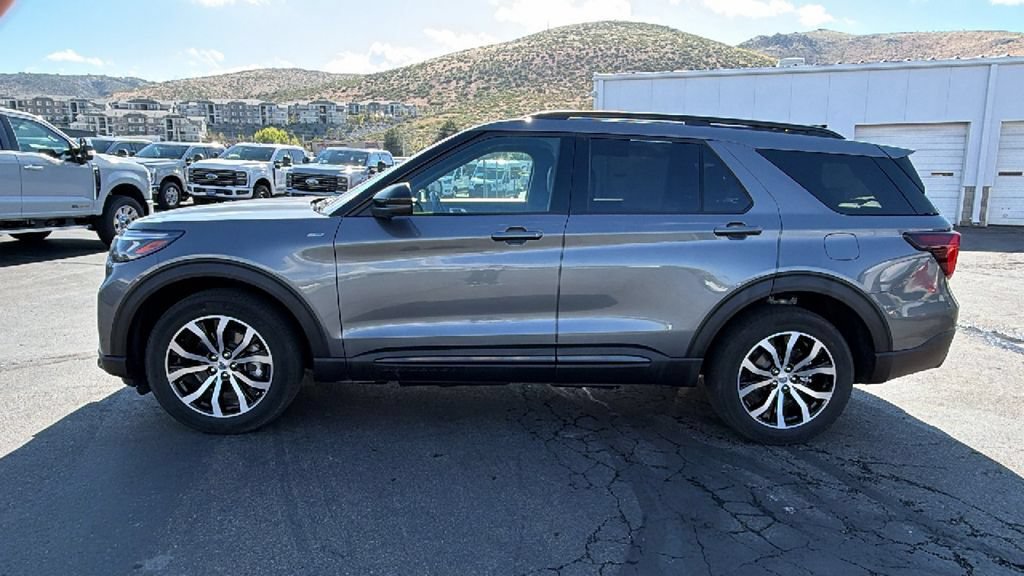 Used 2025 Ford Explorer ST-Line AWD/4WD image 6