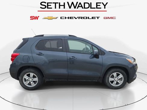 Used 2022 Chevrolet Trax LT w/ LT Convenience Package FWD image 8