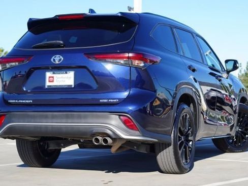 Used 2024 Toyota Highlander XSE image 6