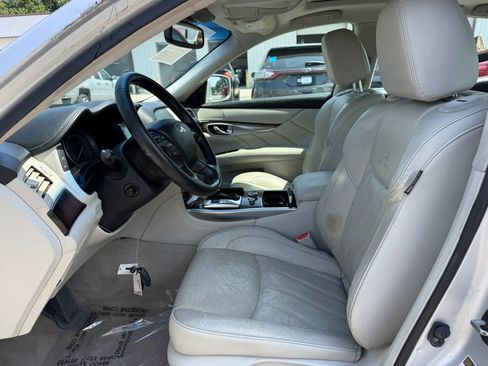 Used 2011 INFINITI M37 w/ Deluxe Touring Pkg RWD image 2