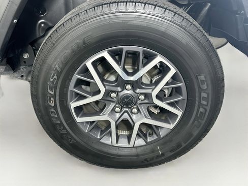 Used 2025 Jeep Wrangler Unlimited Sahara w/ Technology Group AWD/4WD image 11