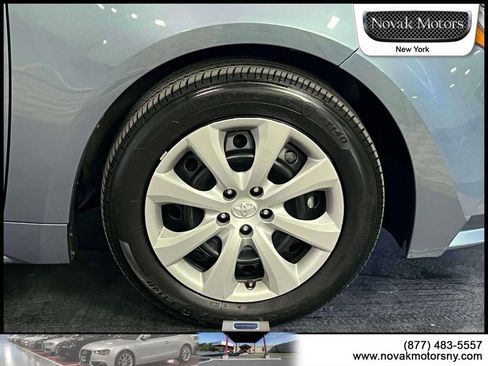 Used 2025 Toyota Corolla LE FWD image 9