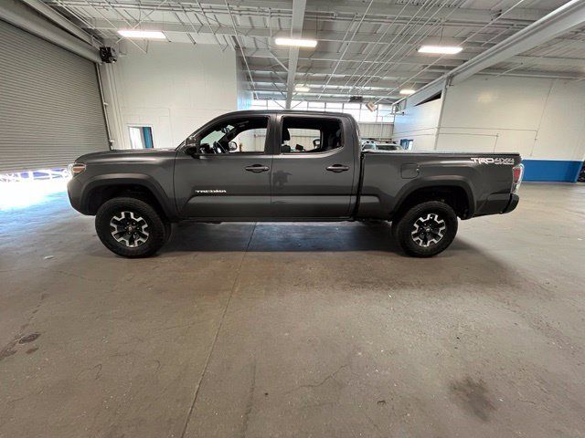 Used 2022 Toyota Tacoma TRD Off-Road w/ Technology Package AWD/4WD image 6