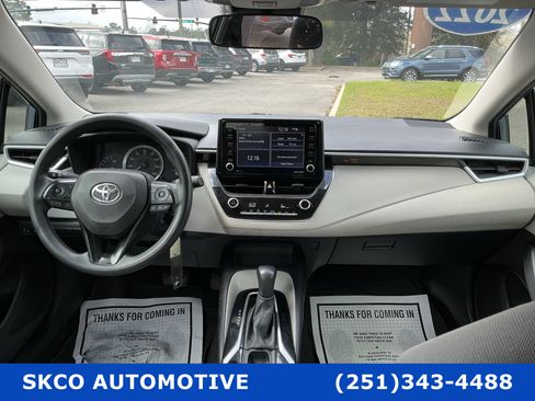 Used 2022 Toyota Corolla LE image 15