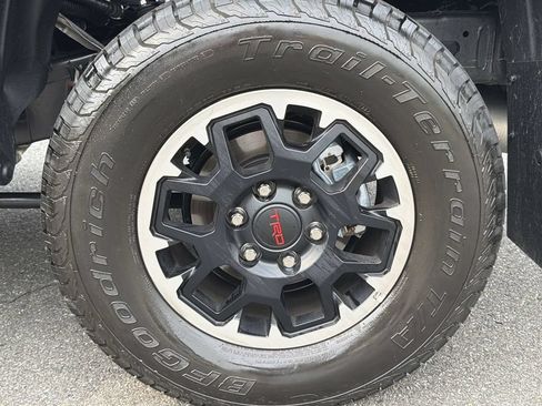 Used 2024 Toyota Tacoma TRD Off-Road AWD/4WD image 11