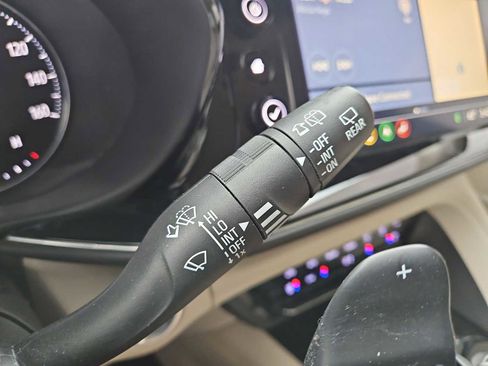 Certified 2021 Buick Envision Avenir w/ Technology Package II image 26