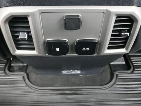 Used 2022 Ford F250 Lariat image 19