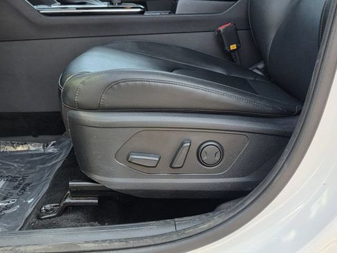 Used 2024 Kia Sportage EX FWD image 16