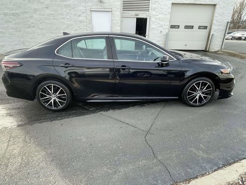 Used 2023 Toyota Camry SE image 11