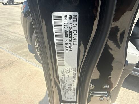 Used 2025 Jeep Compass Limited AWD/4WD image 12