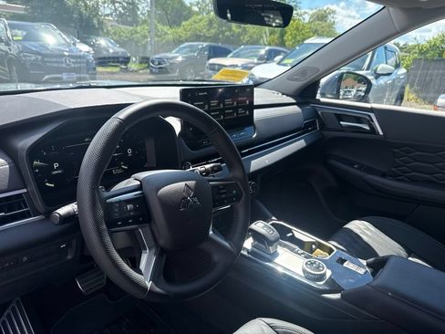 Used 2026 Mitsubishi Outlander AWD image 15