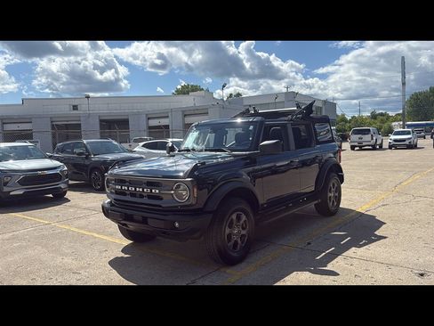 Used 2022 Ford Bronco Big Bend image 2