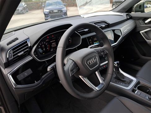 New 2025 Audi Q3 2.0T Premium image 7