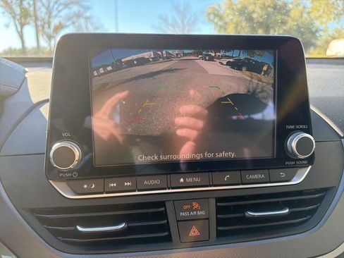 Used 2025 Nissan Altima 2.5 SR image 14