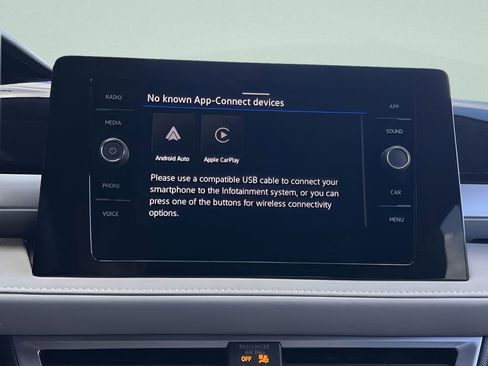 Used 2025 Volkswagen Taos SE image 18