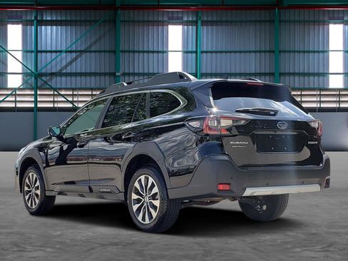 Used 2025 Subaru Outback Limited AWD/4WD image 3