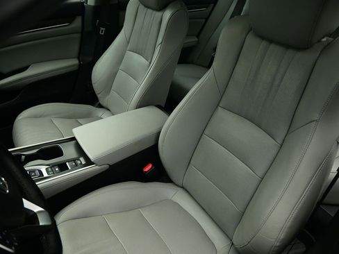 Used 2020 Honda Accord Touring image 23