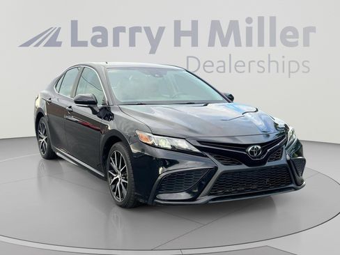 Used 2024 Toyota Camry SE FWD image 8