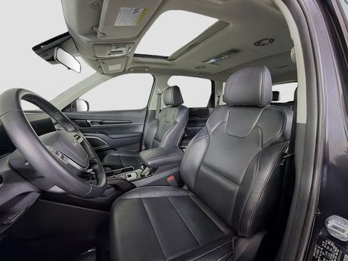 Used 2025 Kia Telluride S AWD/4WD image 14