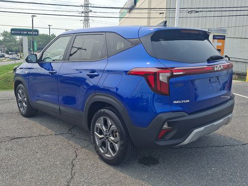 Used 2024 Kia Seltos LX AWD/4WD image 6