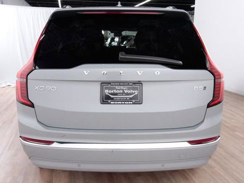 Certified 2025 Volvo XC90 B5 Plus image 4