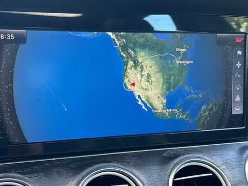 Used 2017 Mercedes-Benz E 400 4MATIC Wagon image 19